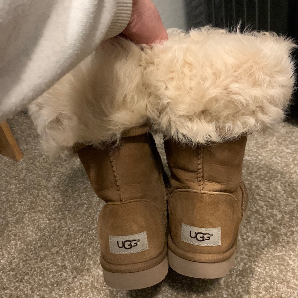 WOMEN’S TALL CHESTNUT UGG BOOTS SIZE 6